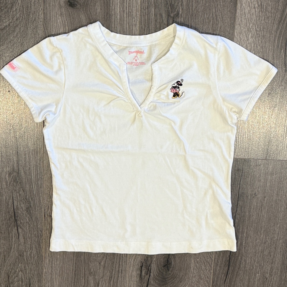 🩵Disney Women's White Top Embroided Minnie Mouse Cute Casual Gurly Disneyland